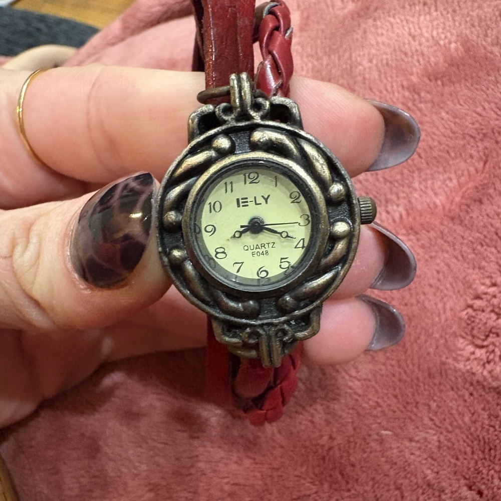 IE-LY Bracelet Watch Womens OS Red Good Braided Leather Antique Bronze‎ E048